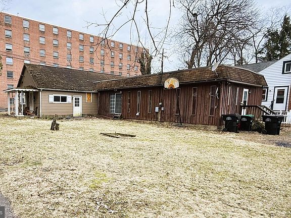 2nd image of 1016 Old Boalsburg Rd