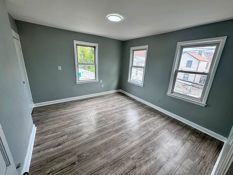 229 Jefferson St #2F — Photo 1