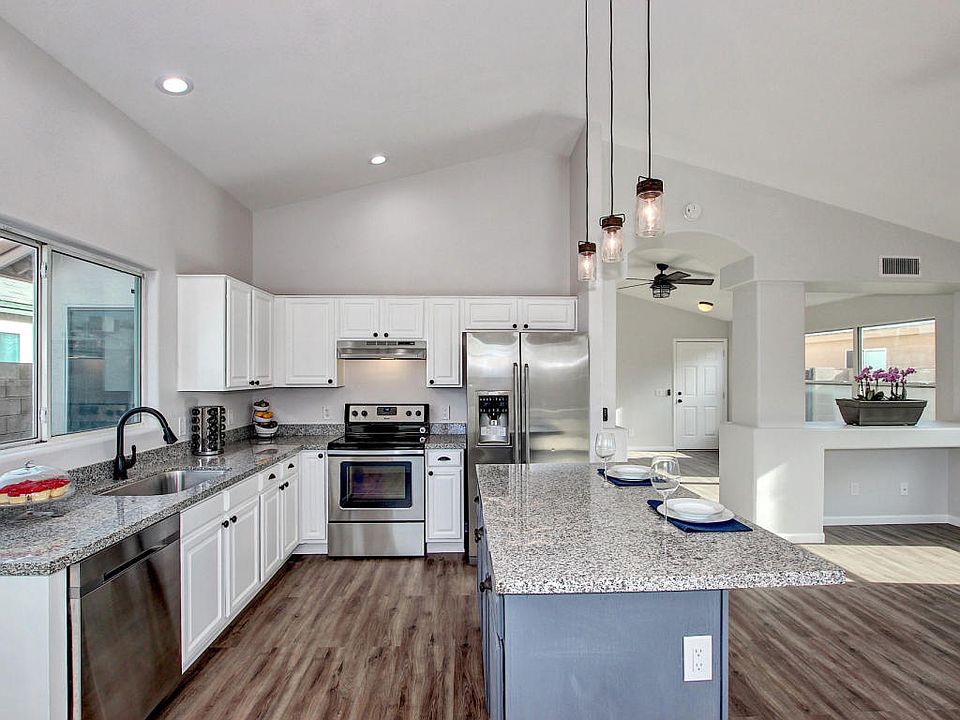 1st image of 3034 W Zachary Dr