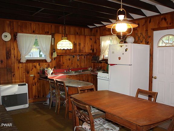 4th image of 224 Willow Ln