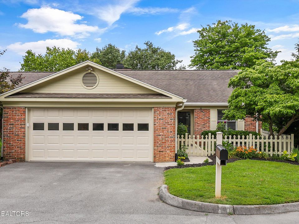 1st image of 801 Prestwick Dr