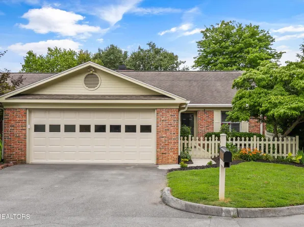 801 Prestwick Dr, Maryville, TN 37803