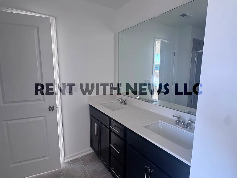 109 Napoleone St #1 — Photo 39