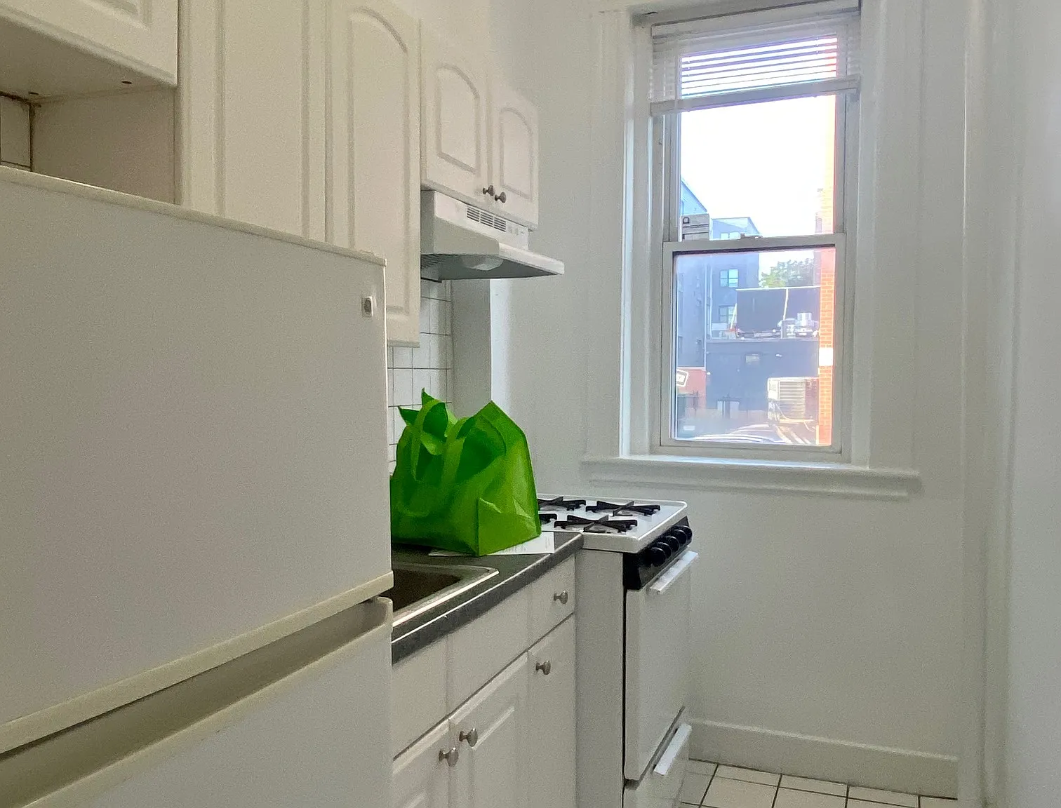 2 bed, 9999 sqft, $2,550 — Photo 4
