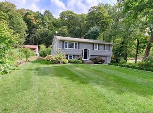 215 Forest Rd, Northford, CT 06472