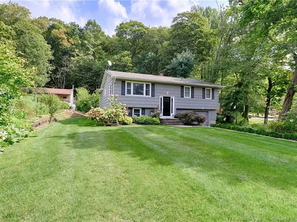 215 Forest Road, North Branford, CT 06472