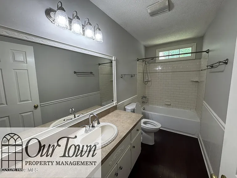 3003 Woodgreen Dr N — Photo 7