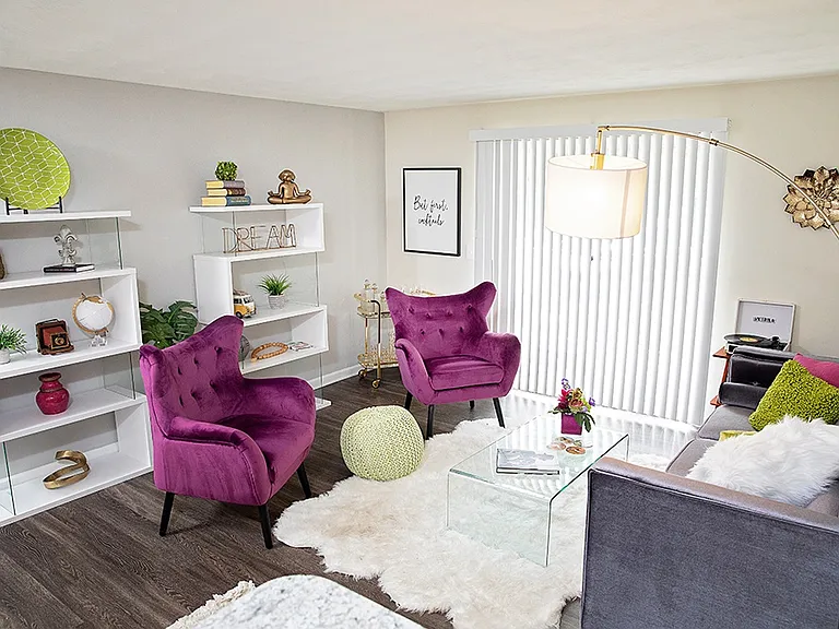 Beachwood Park Apartments and Townhomes — Photo 9