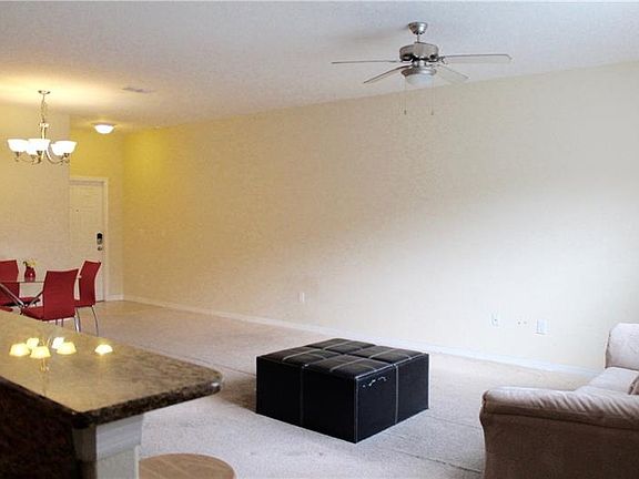 3rd image of 11184 Savannah Landing Cir