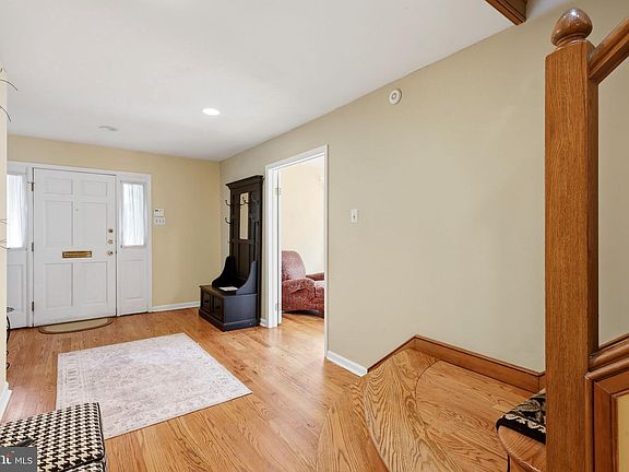 5th image of 133 Plum St