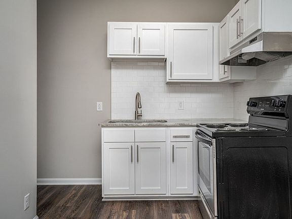 4th image of 300 Goldsboro St E APT 209