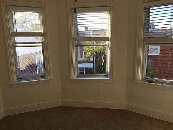 bow front walls in dining and 1 bedroom