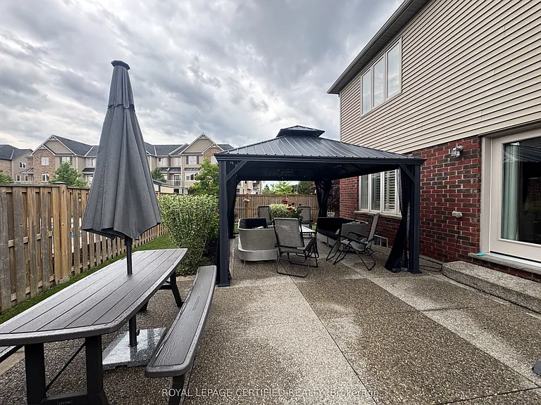 252 Westbank Trl — Photo 39