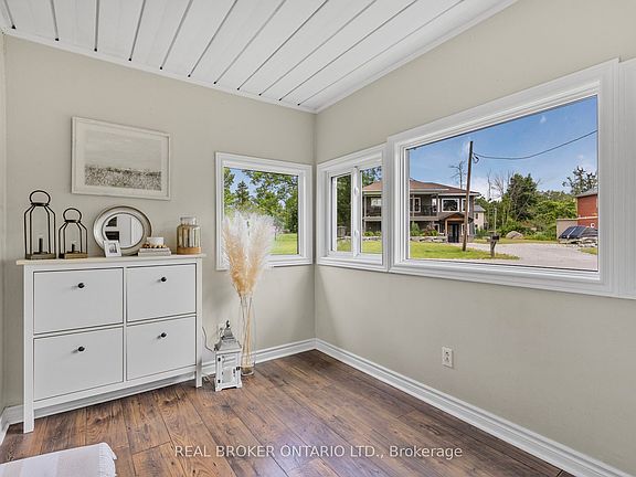4th image of 23 Owen Rd