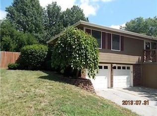 405 SE Annette St, Lees Summit, MO 64063