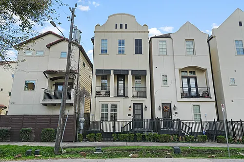 5747 Kansas St Photo 1