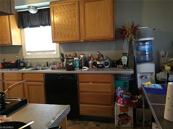 5th image of 820 E 260th St