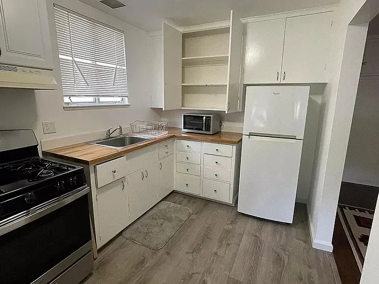 60 N Daisy Ave #2B — Photo 3