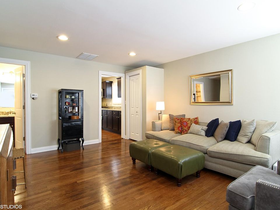 1st image of 616 S 6th Ave