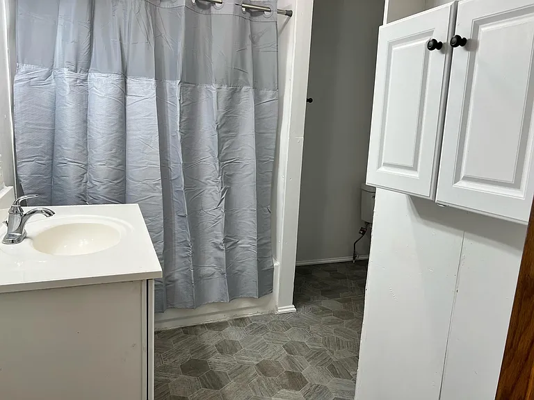 1105 Madison Ave — Photo 3