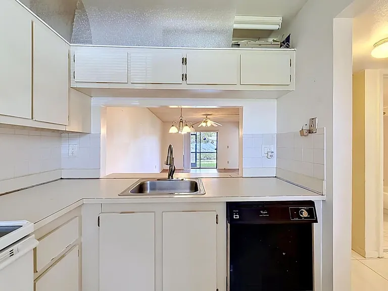 1065 NW 106th Ter #102 — Photo 5