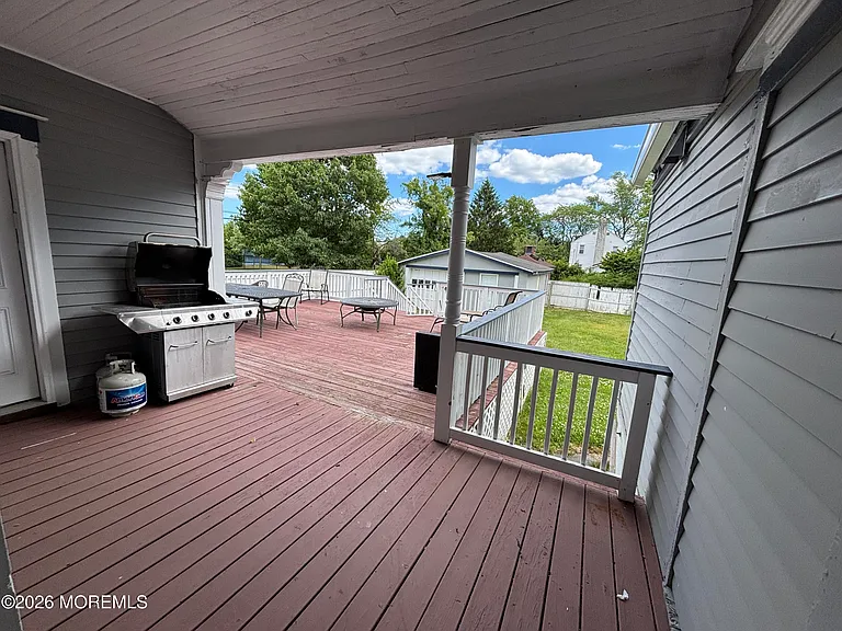 64 Hollywood Ave — Photo 10