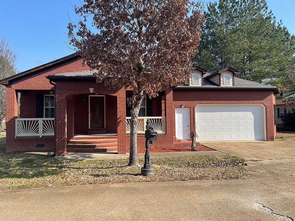 1st image of 15 Ashwood Dr