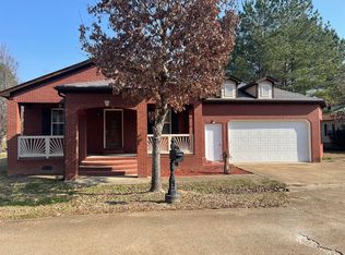 15 Ashwood Dr, Starkville, MS 39759