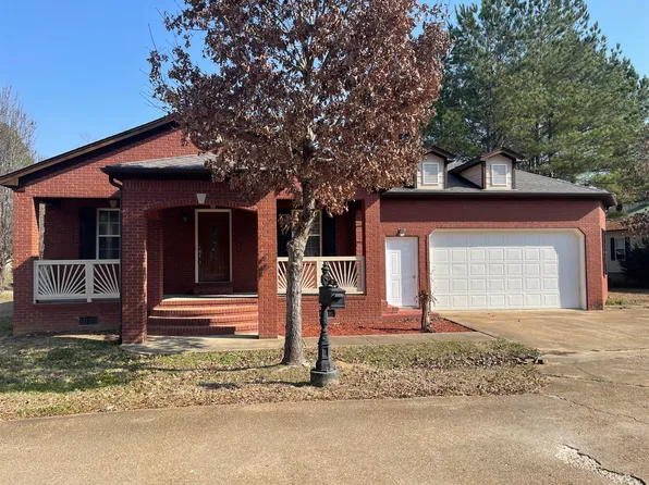 15 Ashwood Dr, Starkville, MS 39759