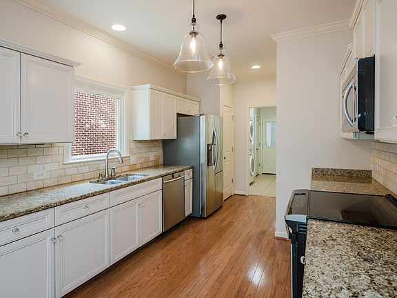 4th image of 5212 Creekside Loop