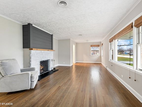 3rd image of 6624 177th St