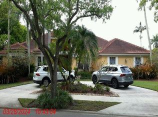 1030 Pine Branch Dr, Fort Lauderdale, FL 33326