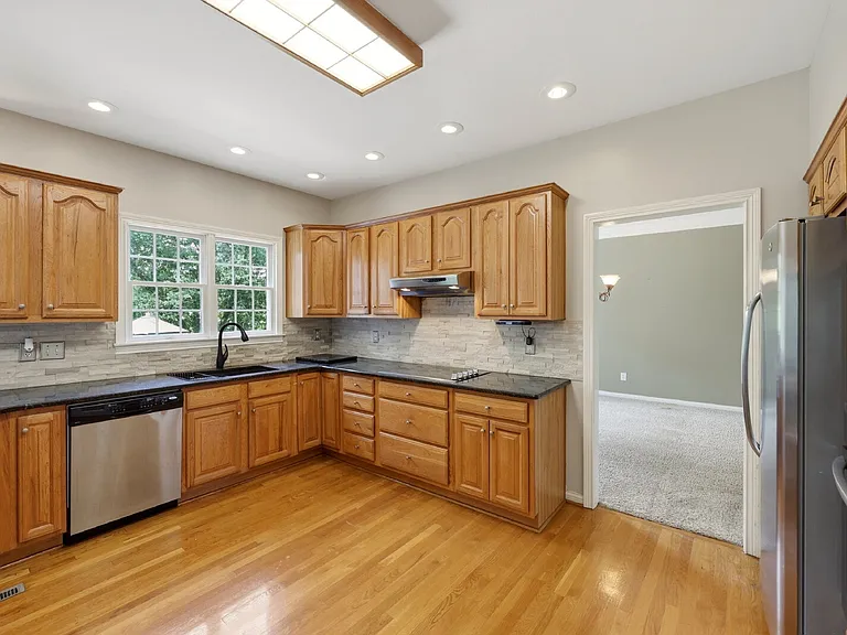 3237 Mantilla Dr — Photo 29