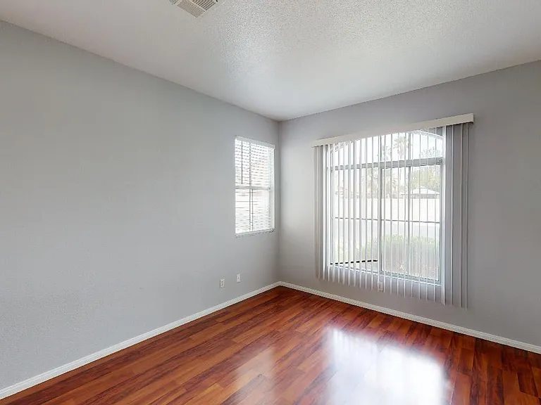 377 Ravensmere Ave — Photo 10