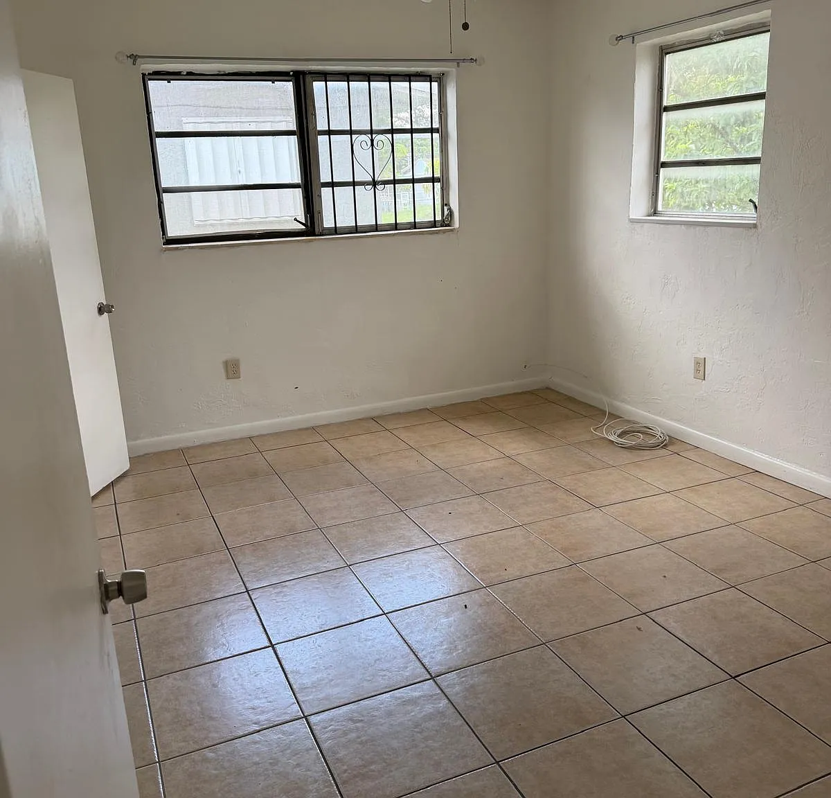 2 bed, 1.0 bath, 1560 sqft, $2,100 — Photo 4