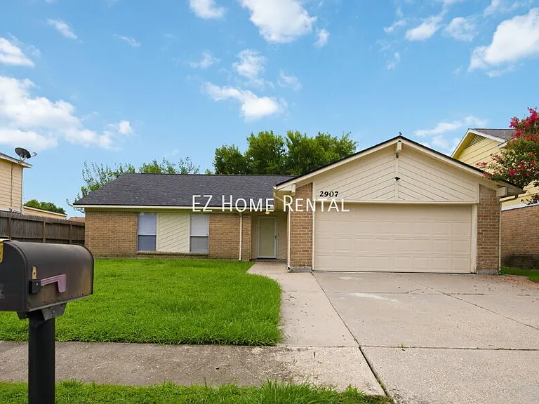 2907 W Greens Rd — Photo 1
