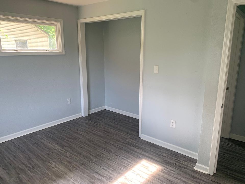 1st image of 805 W Academy Ave