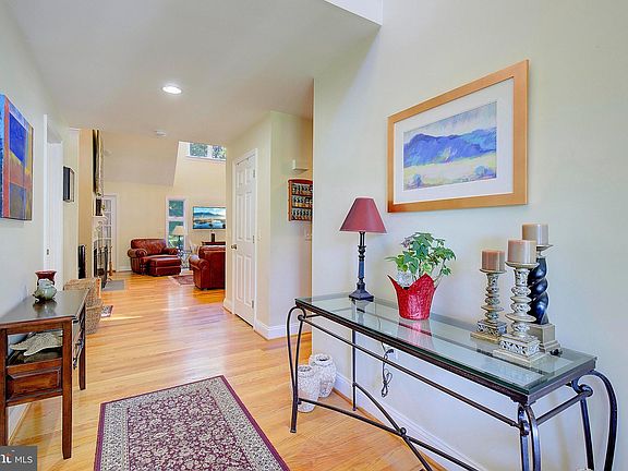 4th image of 414 Farms Dr #5