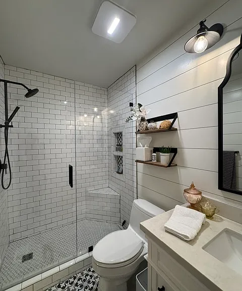 Downstairs full bath