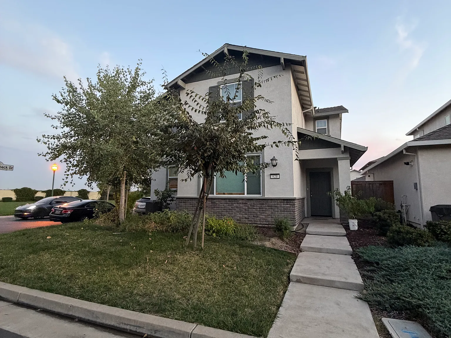 3 bed, 1664 sqft, $2,600 — Photo 1