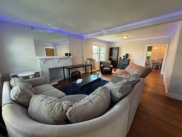 288 Foster St #2
