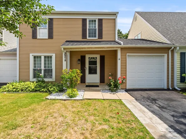 3S219 Briarwood Dr, Warrenville, IL 60555