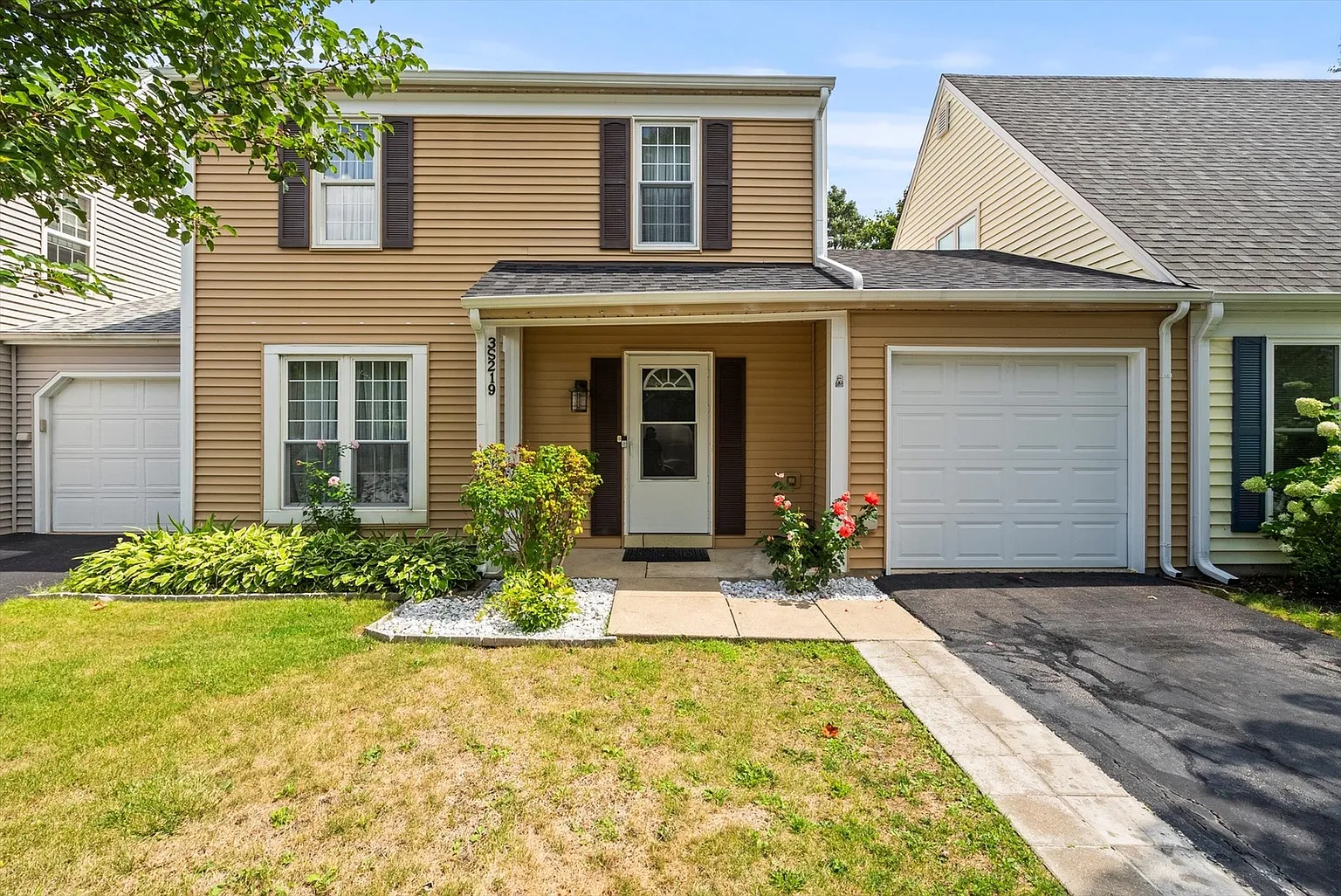 3S219 Briarwood Dr photo 1