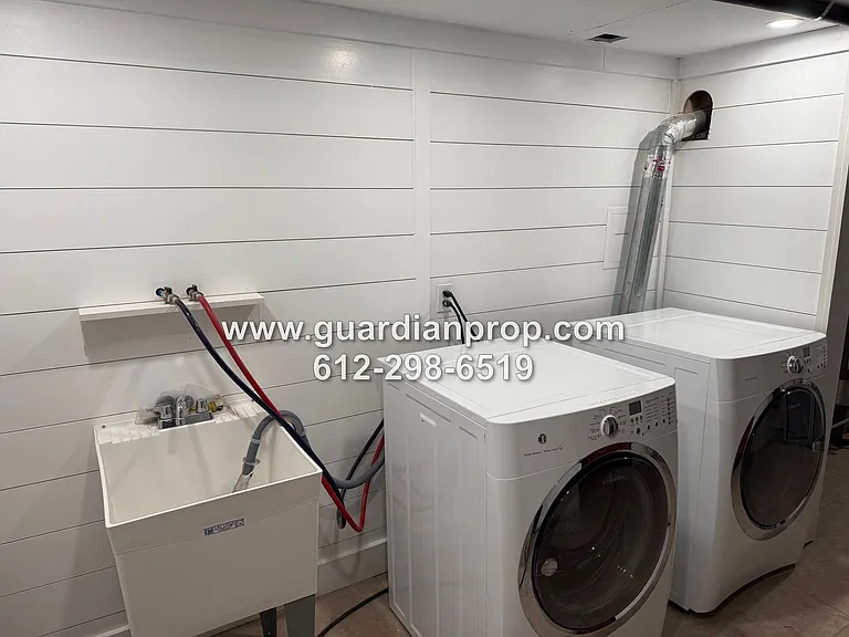 2202 Saint Croix St — Photo 24