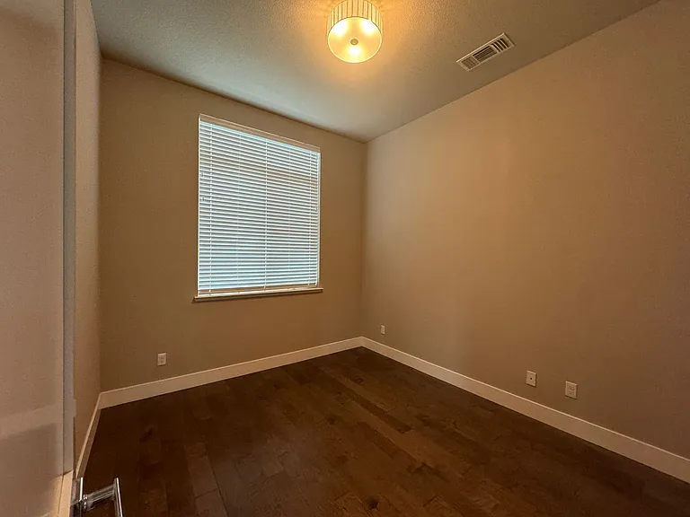1845 Palisades Dr — Photo 14
