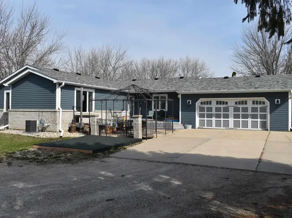 1118 Division St, Osage, IA 50461