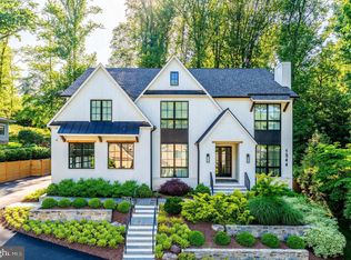 1544 Forest Villa Ln, Mc Lean, VA 22101