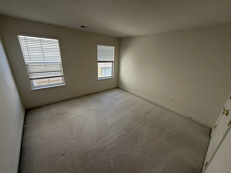 3921 Braveheart Cir — Photo 12
