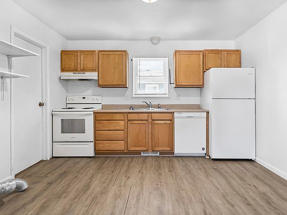 2nd image of 4021 Goodell Ln APT 6