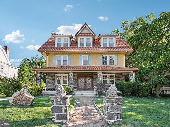 2nd image of 333 Riverview Ave